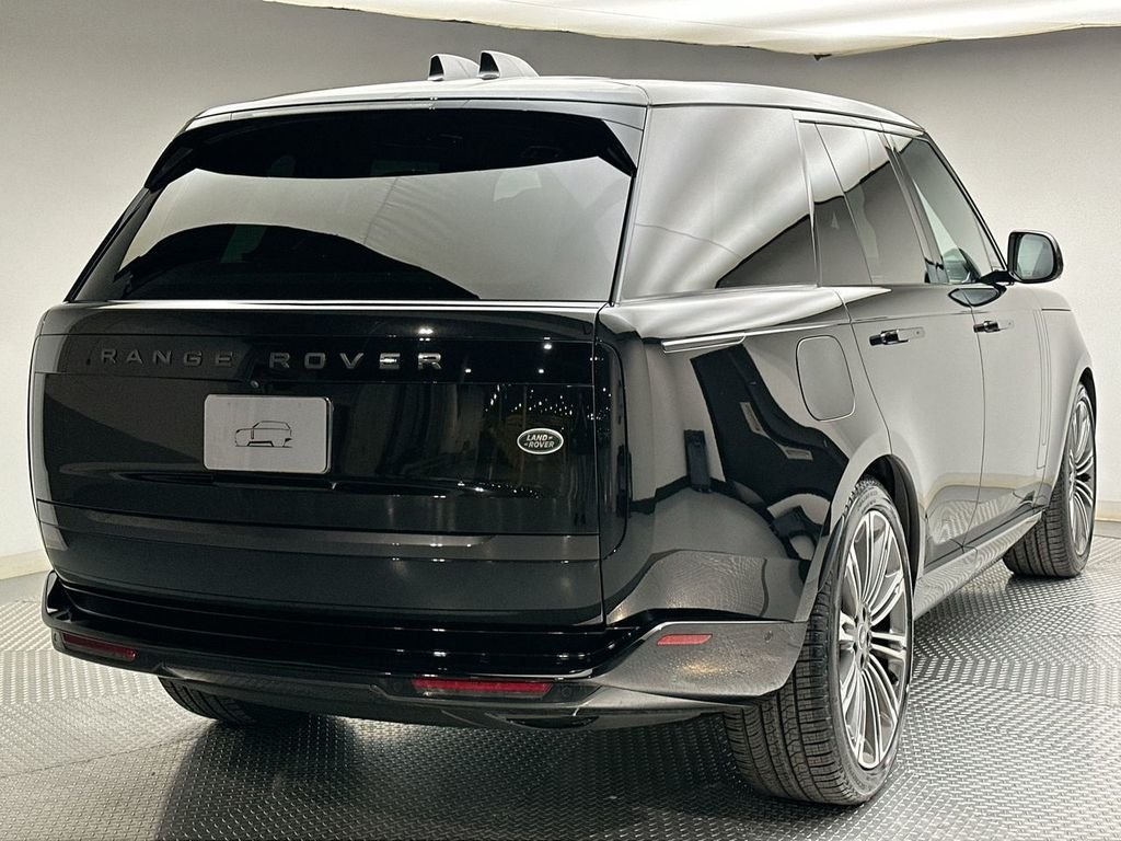 Used 2023 Santorini Black Metallic Land Rover SE image 13