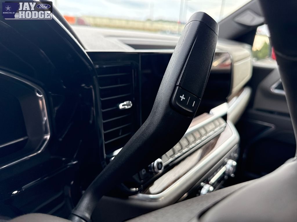 Used 2025 Silver GMC SLE image 31