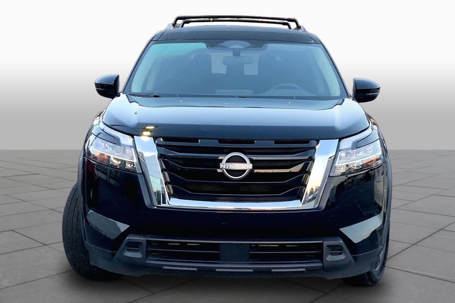 Used 2022 Super Black Nissan SV image 4
