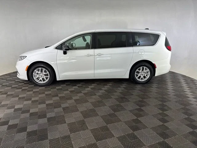 Used 2024 White Chrysler Touring L image 10