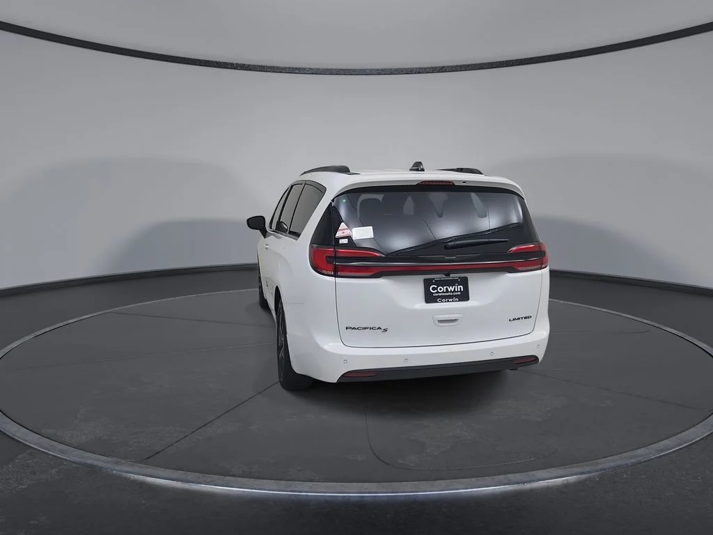 New 2026 Bright White Clear-Coat Exterior Paint Chrysler Limited image 12