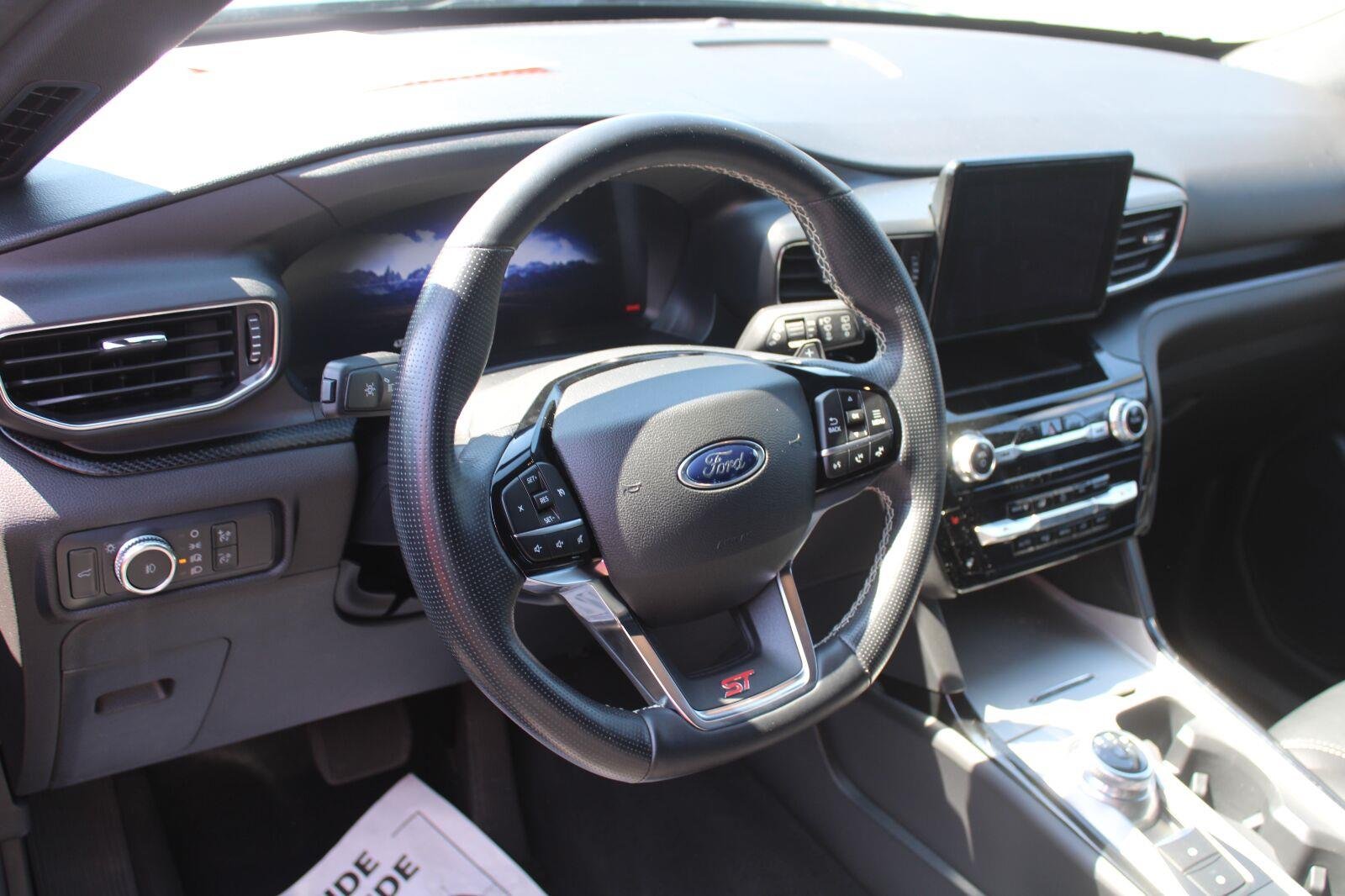 Used 2022 Agate Black Ford ST image 9