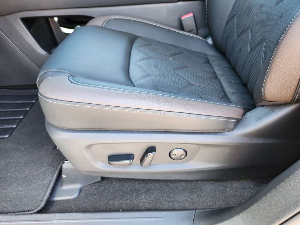 New 2026 Boulder Gray Pearl Nissan Platinum image 13