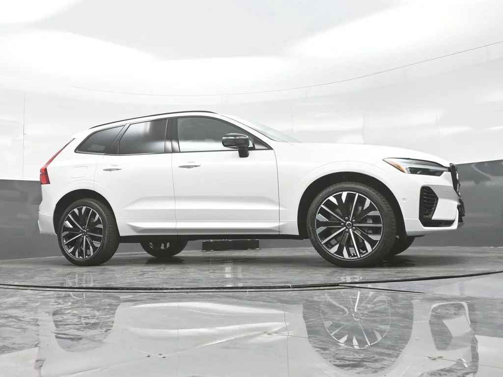 New 2027 Crystal White Volvo T8 Ultra image 29