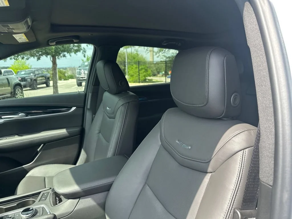 New 2026 Crystal White Tricoat Cadillac Premium Luxury image 29