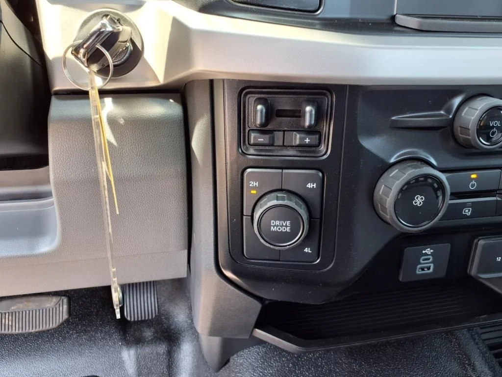 2024 Ford F-450 Super Duty Chassis Cab XL - Photo 17
