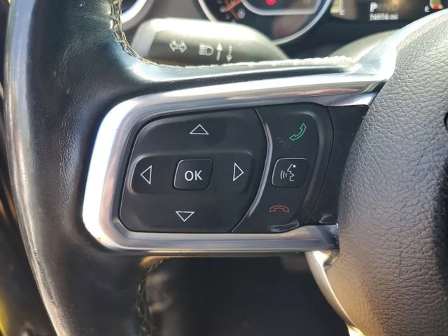 Used 2020 Black Jeep Sahara image 11