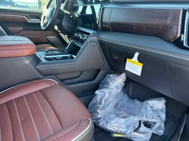 New 2026 Glacier White Tricoat GMC Denali Ultimate image 24