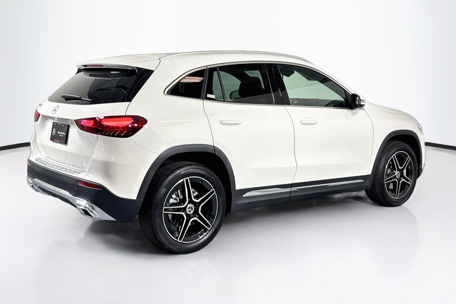 New 2026 Polar White Mercedes-Benz GLA 250 image 5