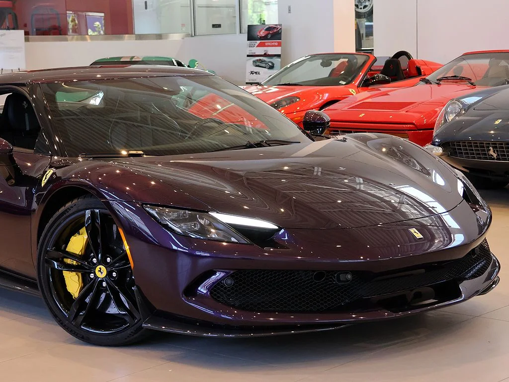 Certified Used 2025 Viola Hong Kong Ferrari  image 8