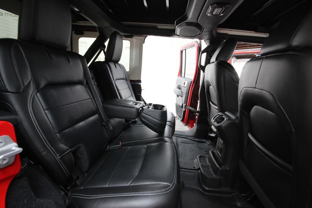 Used 2019 Red Jeep Unlimited Sahara image 26