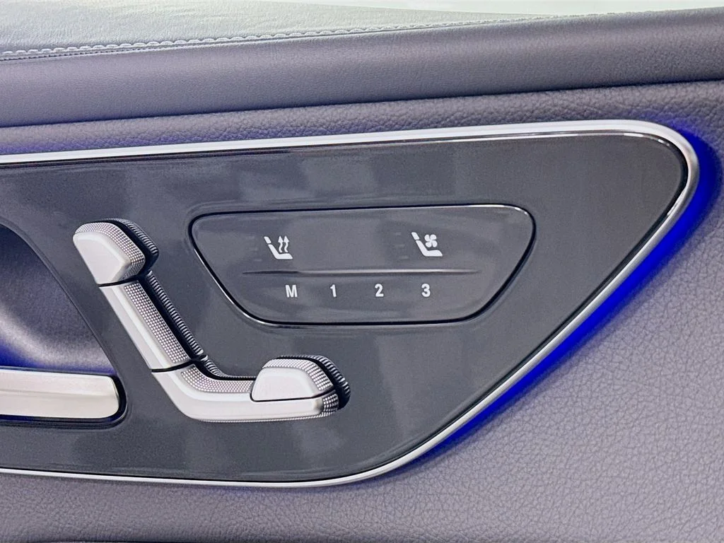 Used 2026  Mercedes-Benz GLC 300 image 21