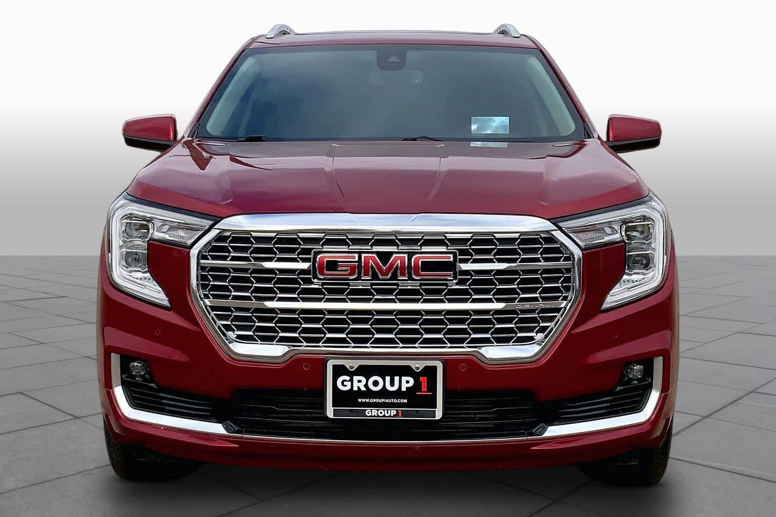 Used 2023 Volcanic Red Tintcoat GMC Denali image 4