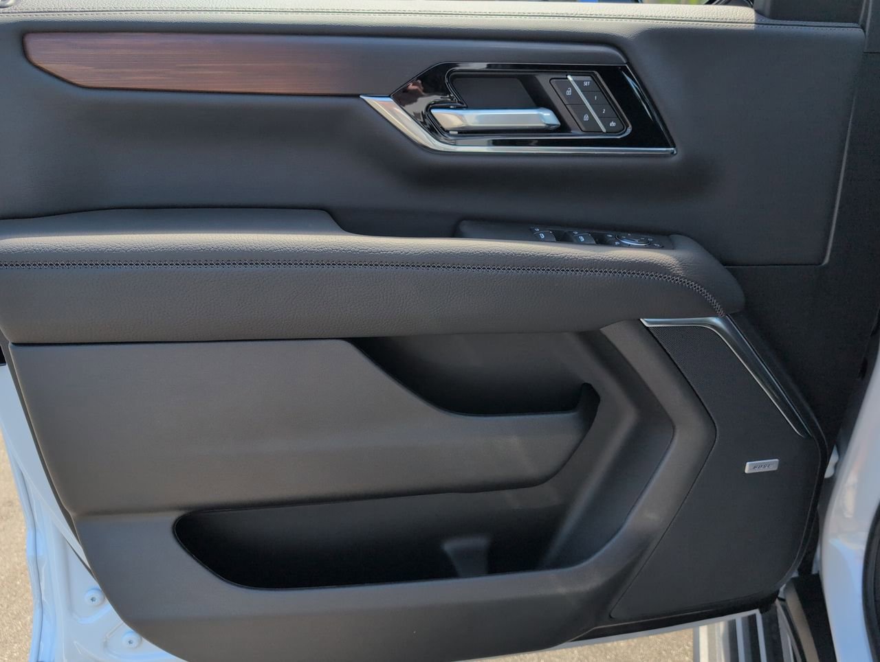 2026 GMC Yukon XL Denali - Photo 23