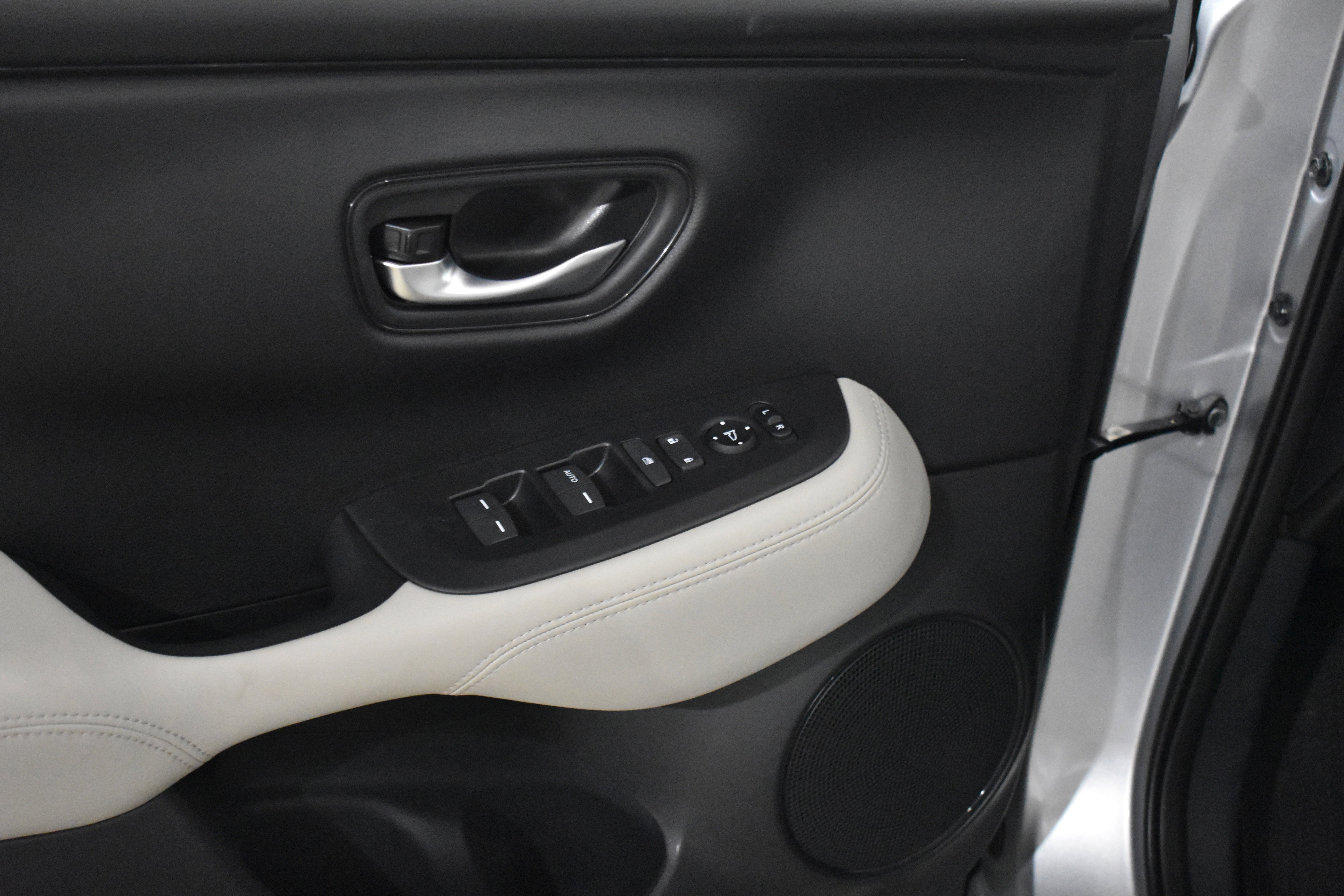 2026 Honda HR-V LX - Photo 14