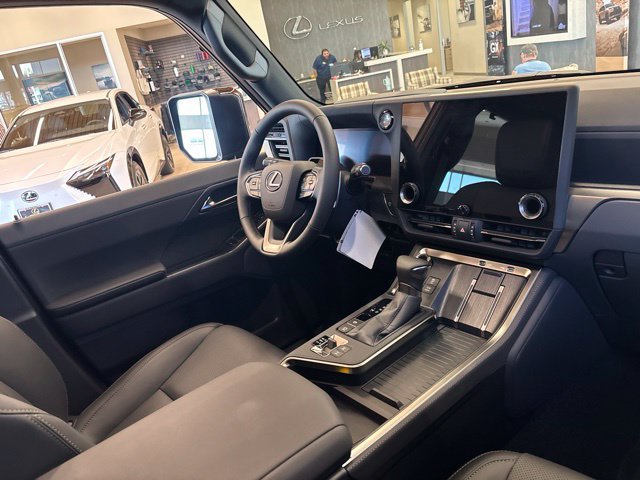 New 2026 Incognito and Black Onyx Lexus  550 OVERTRAIL+ image 7