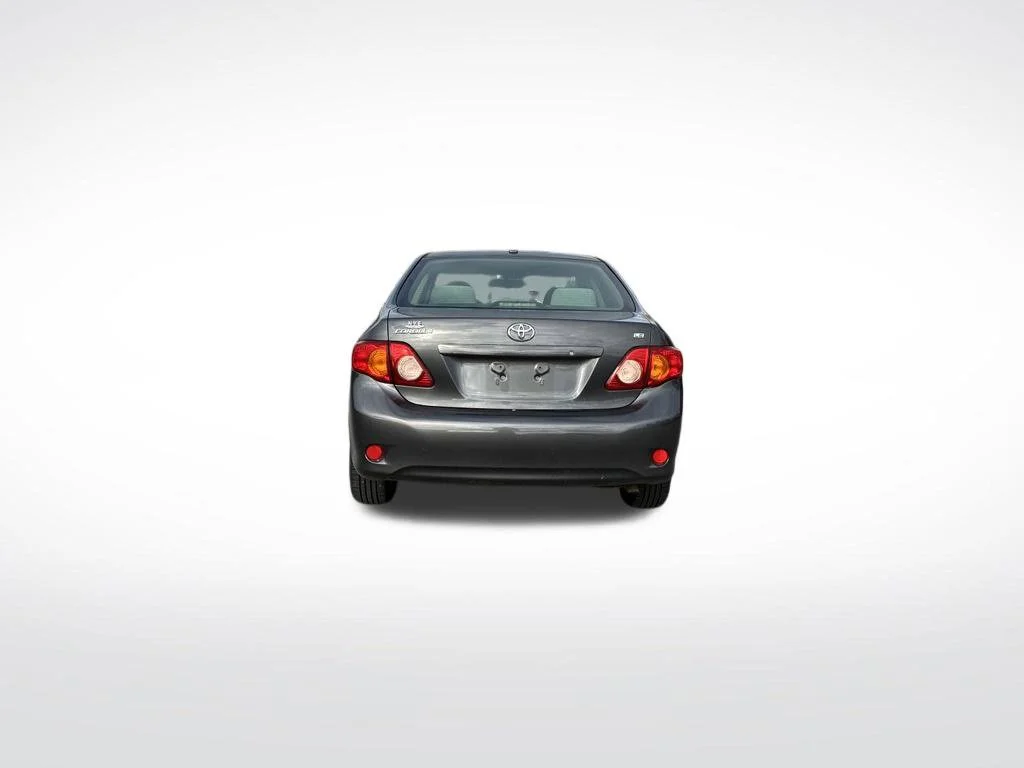 Used 2009 Gray Toyota LE image 3