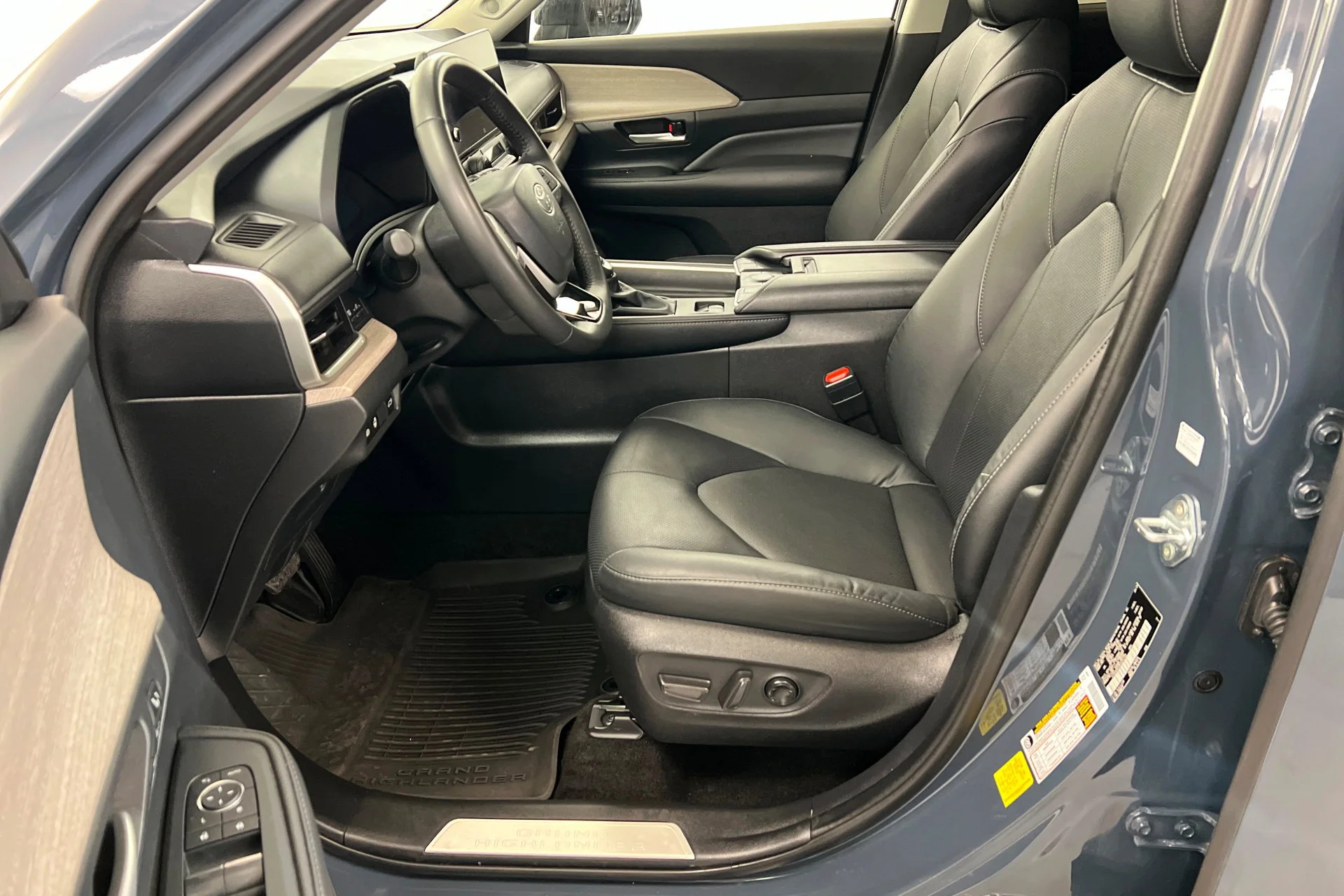 2024 Toyota Grand Highlander Limited - Photo 17