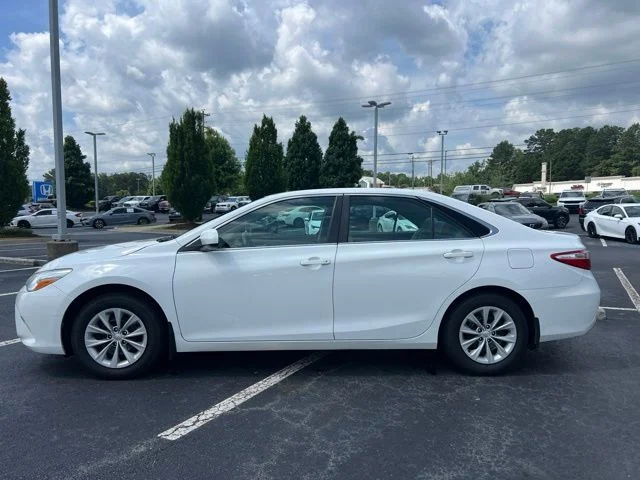 Used 2016 Super White Toyota LE image 7