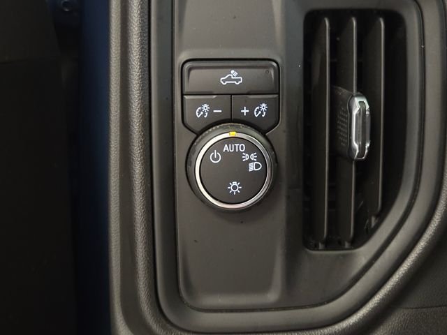 Used 2024 Blue Chevrolet Custom image 25