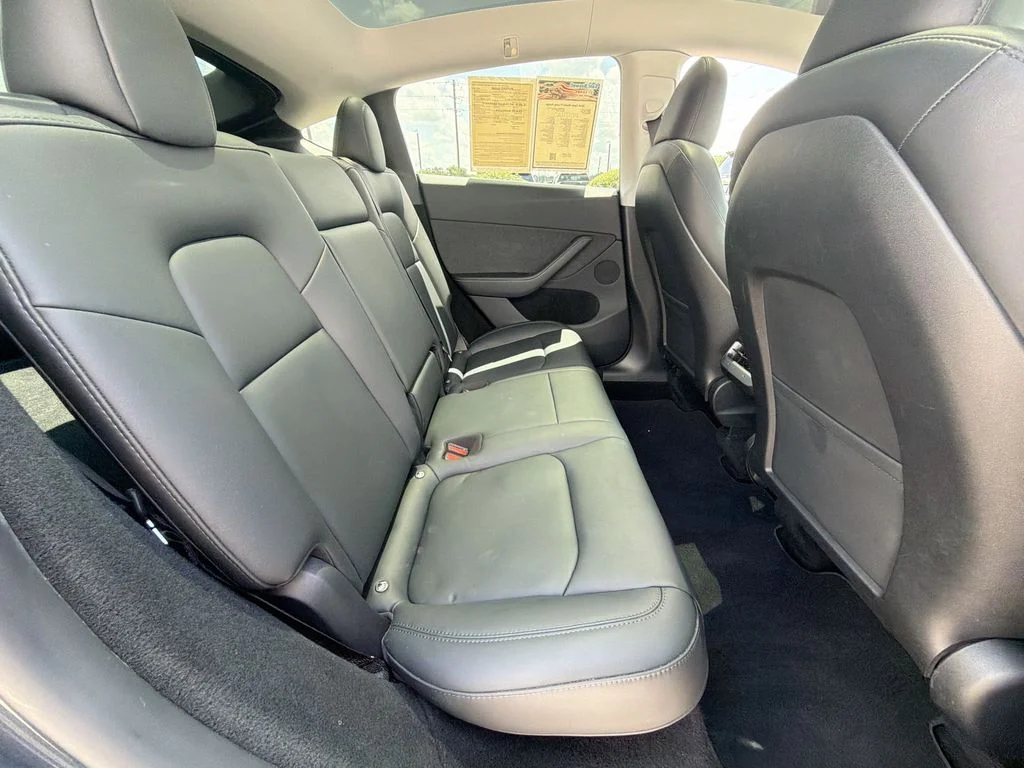 2024 Tesla Model Y Long Range - Photo 12