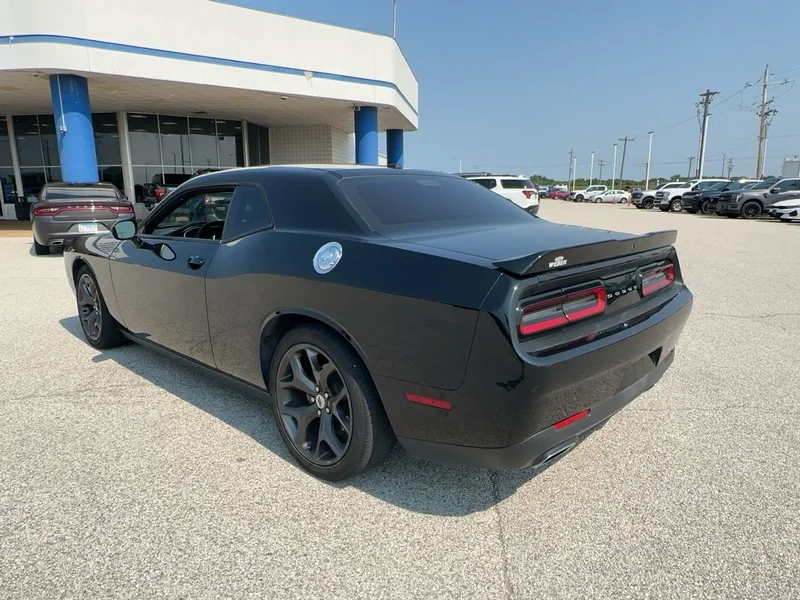 Used 2017 Pitch Black Dodge 2dr Cpe SXT Plus image 3