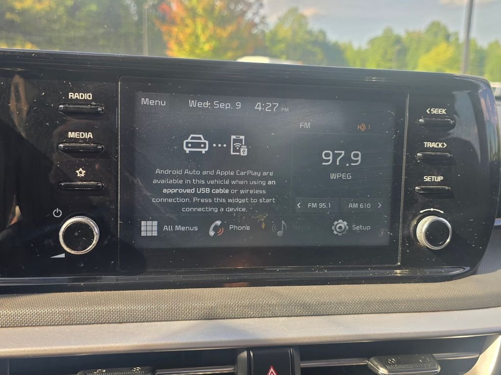 Used 2021 White Kia LXS image 30
