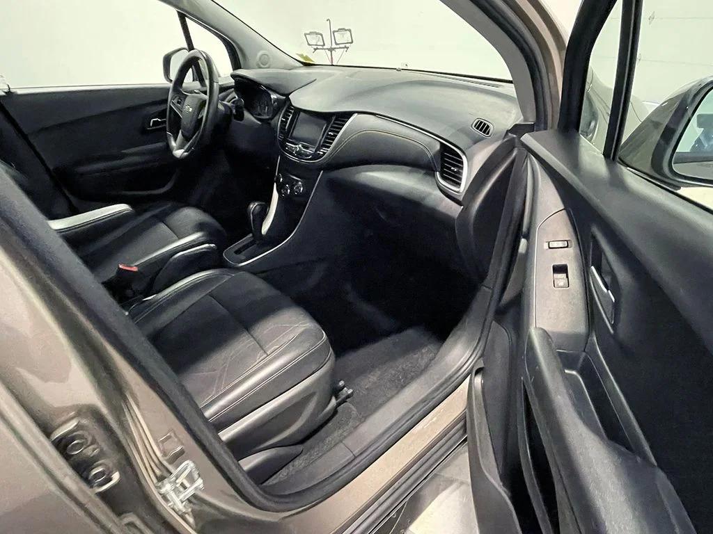 Used 2021 Gray Chevrolet LT image 24