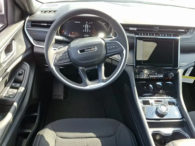 New 2025 White Jeep Laredo X image 10
