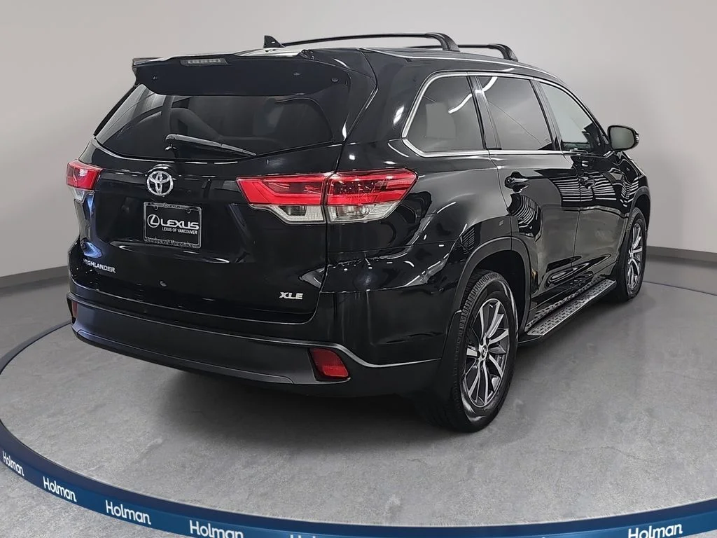 Used 2017 Black Toyota XLE image 6