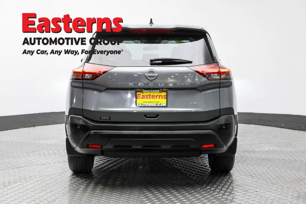 Used 2023 Gray Nissan S image 6