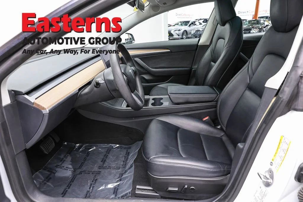 Used 2023 White Tesla Base image 13