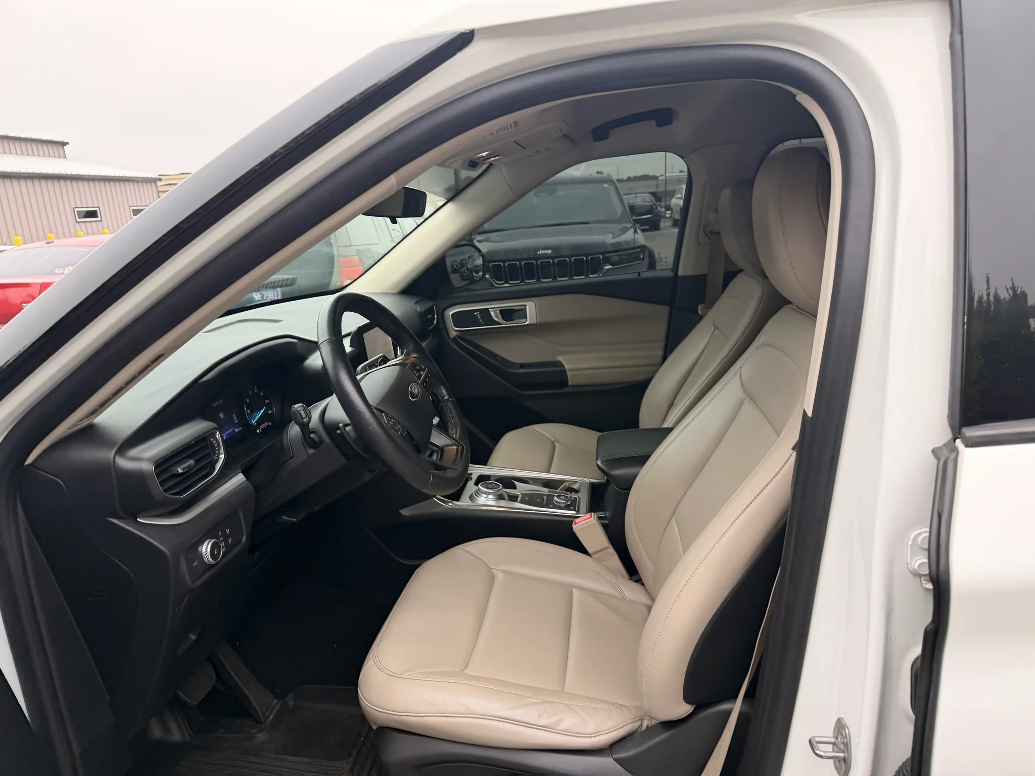 Used 2020 Star White Metallic Tri-Coat Ford XLT image 6