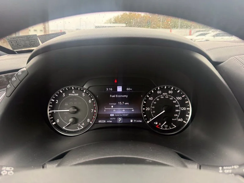 Used 2022 Gray Nissan Platinum image 11