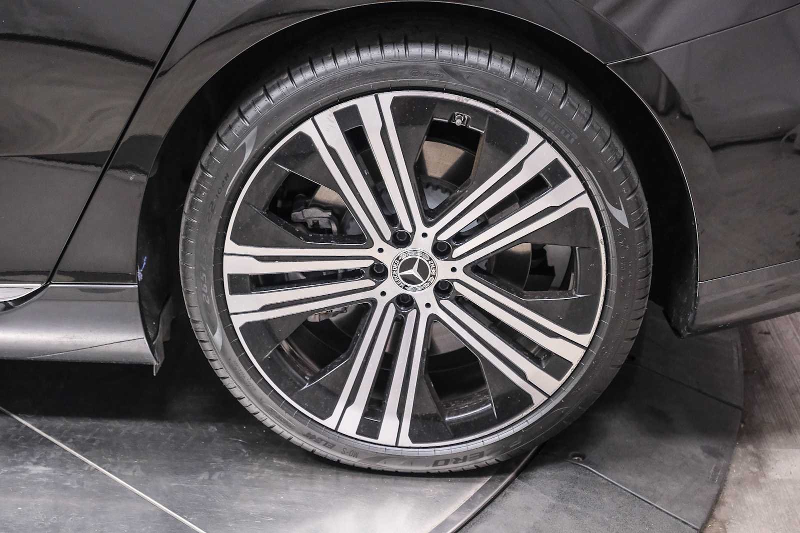 Certified Used 2022 Onyx  Black Metallic Mercedes-Benz EQS 450+ image 9