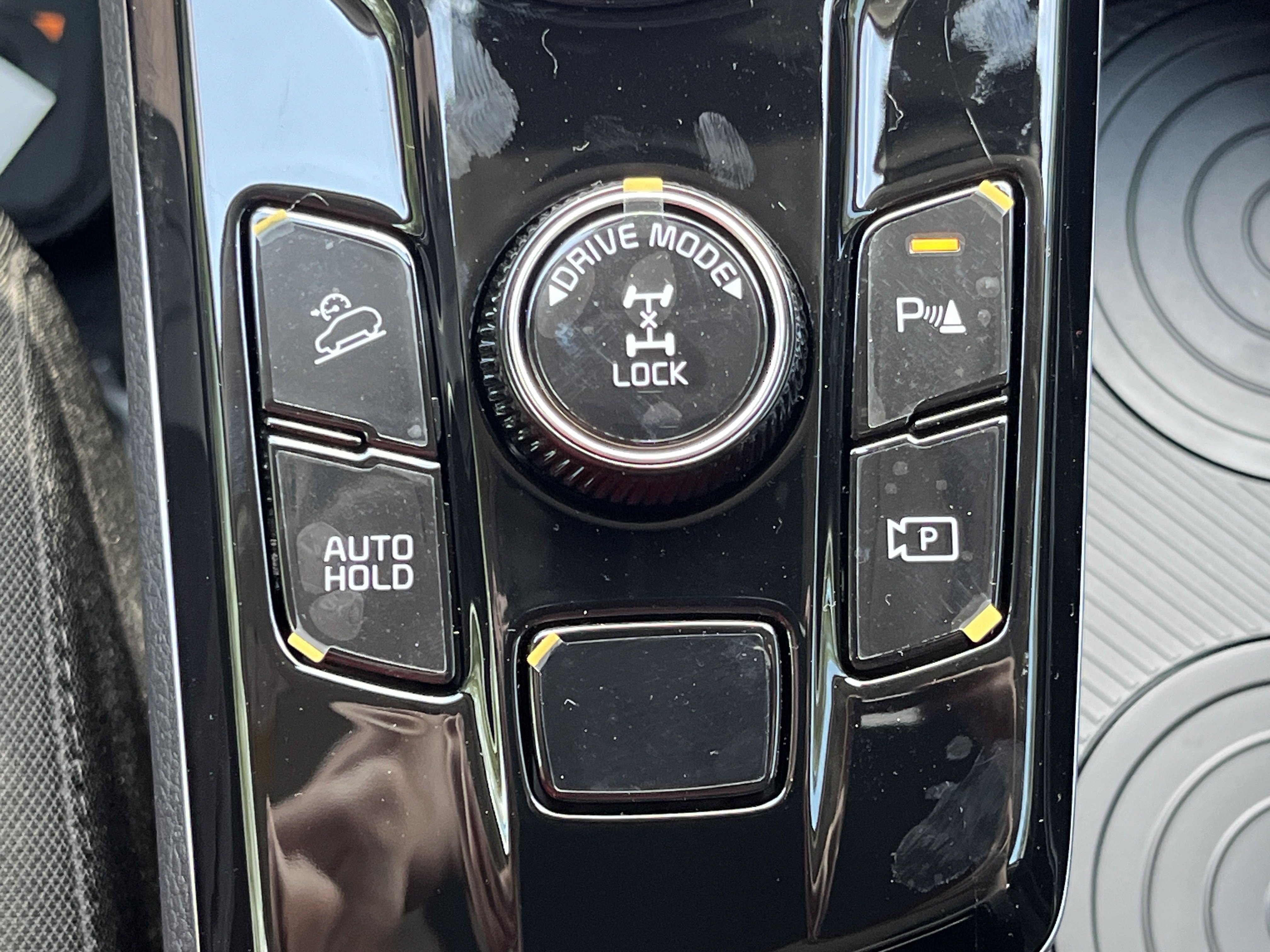 New 2025 Gravity Gray Kia LX image 10