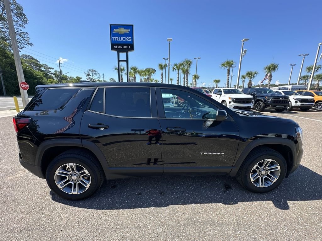 Used 2026 Ebony Twilight Metallic GMC Elevation image 17