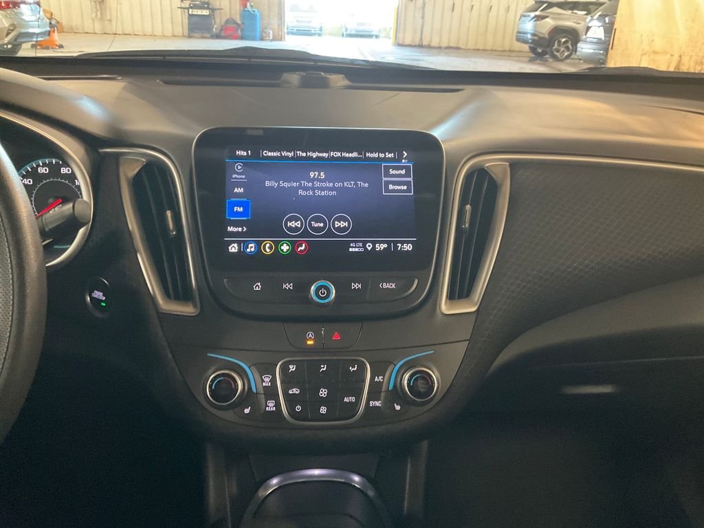 Used 2025 White Chevrolet LT image 19