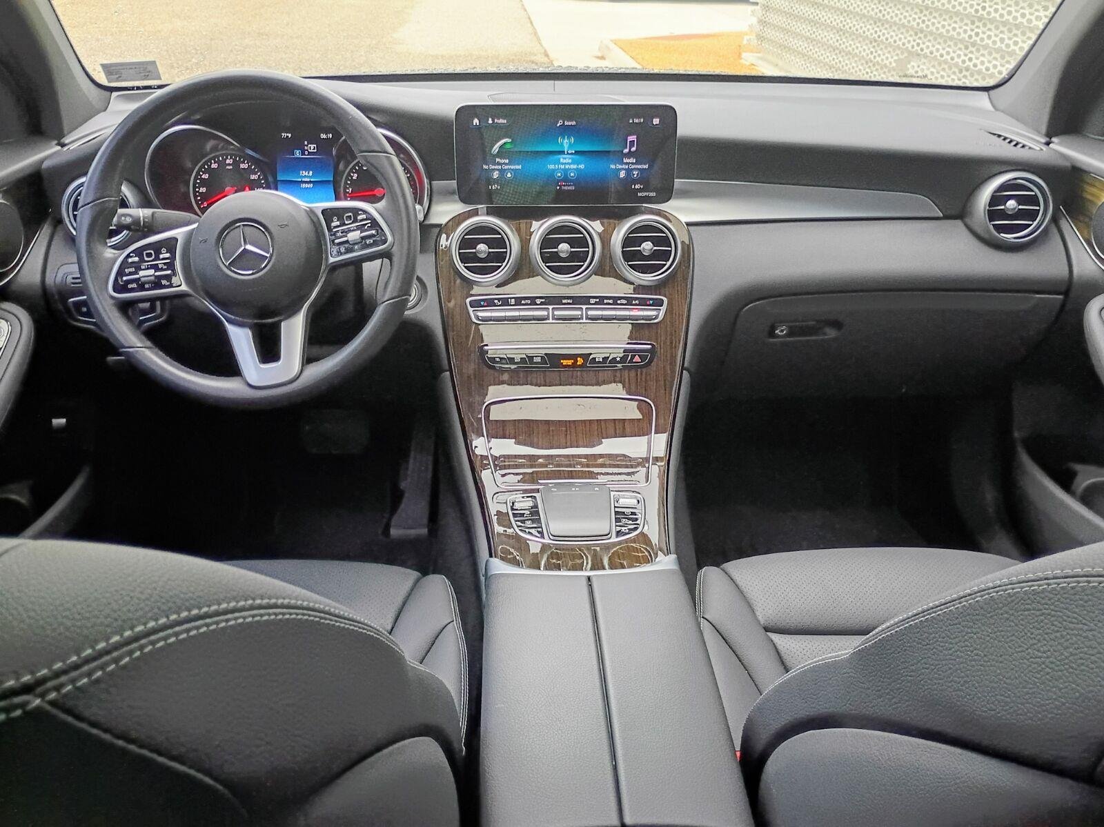 Used 2022 Graphite Grey Metallic Mercedes-Benz GLC 300 image 4