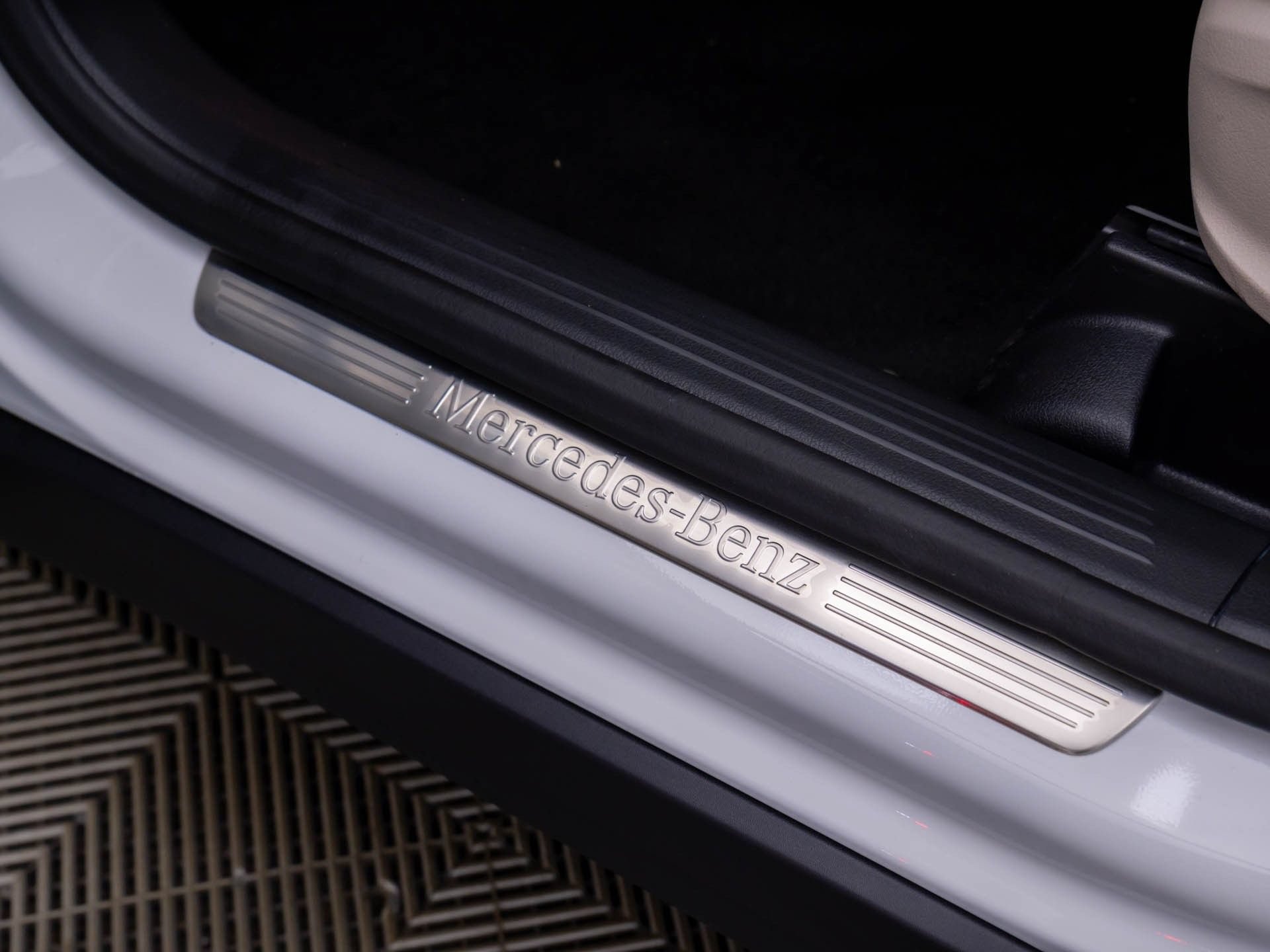 New 2026 Polar White Mercedes-Benz GLB 250 image 60