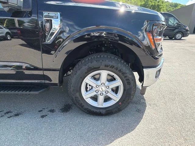 New 2026 Agate Black Metallic Ford XLT image 18