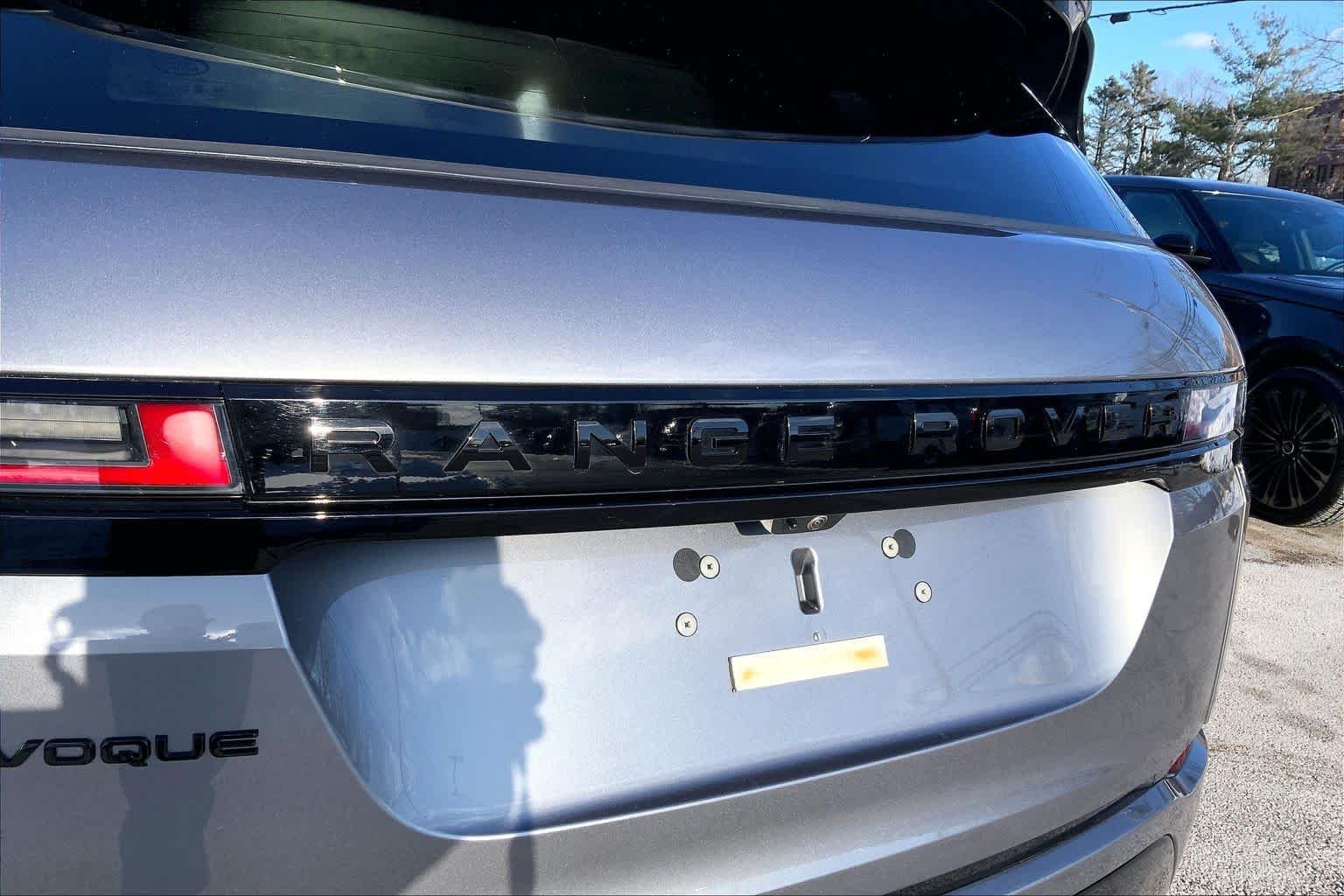 Used 2026 Eiger Grey Metallic Land Rover Dynamic SE image 58