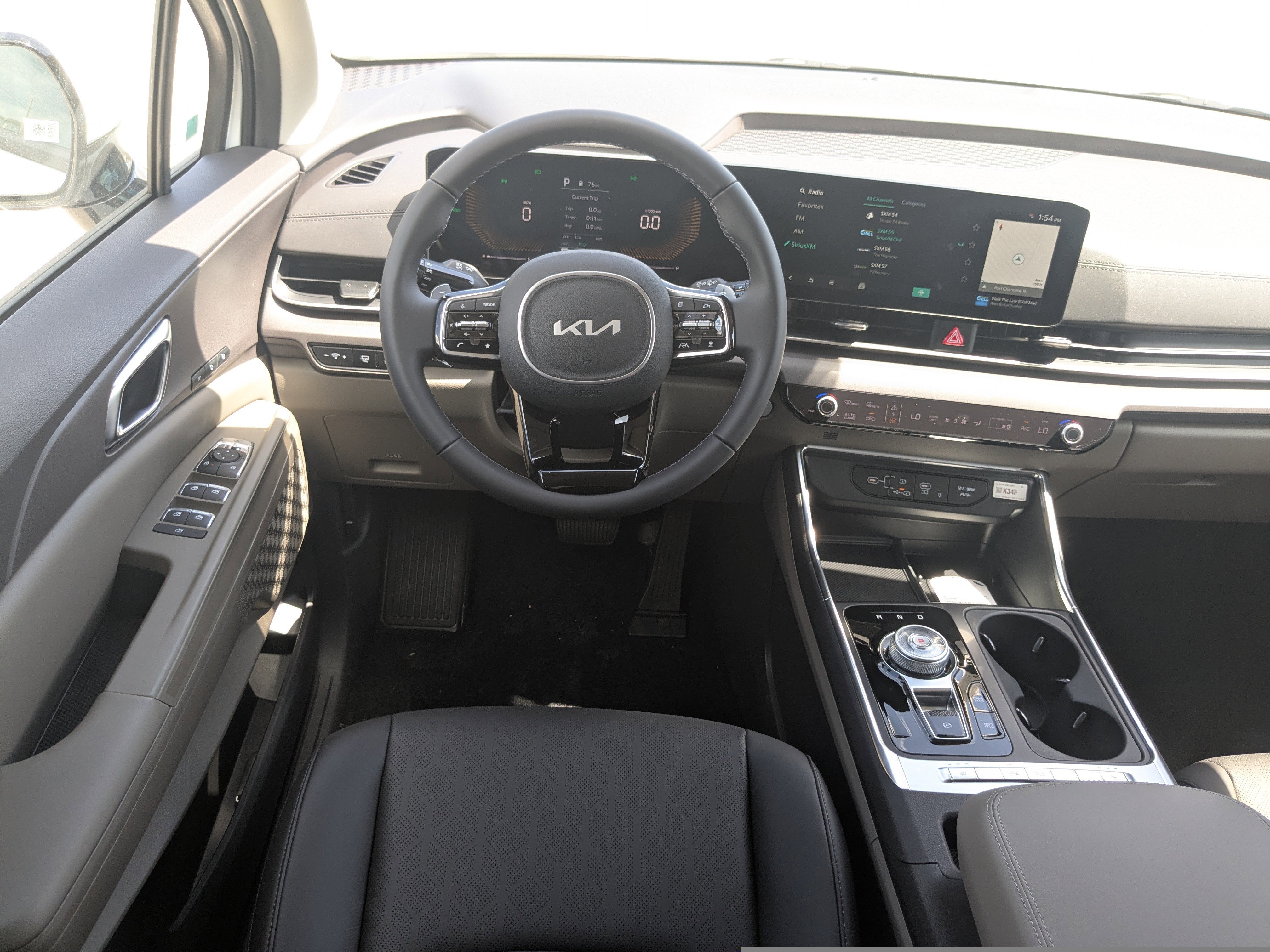 New 2026 Snow White Pearl Kia EX image 24