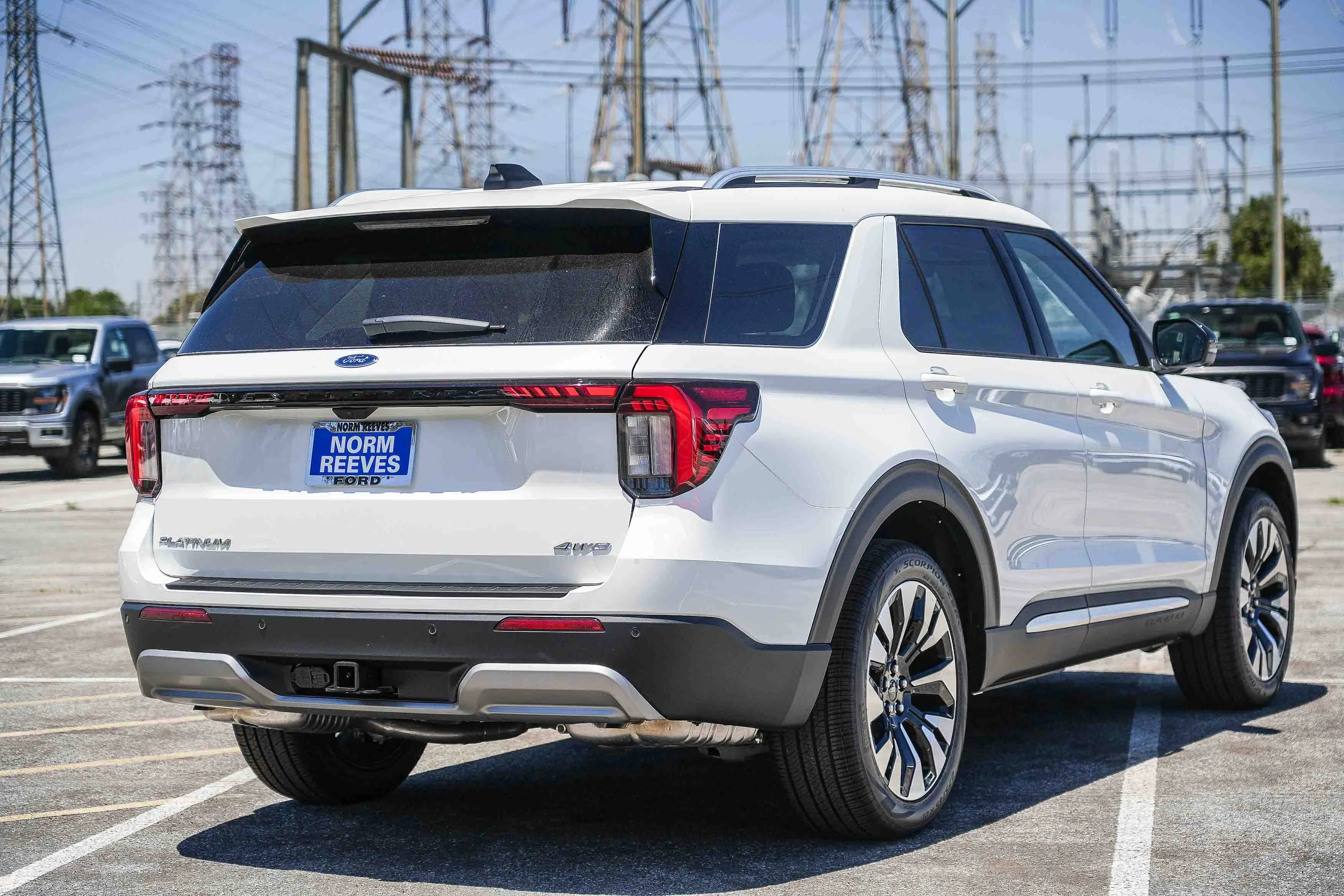 New 2026 Star White Metallic Tri-Coat Ford Platinum™ image 8