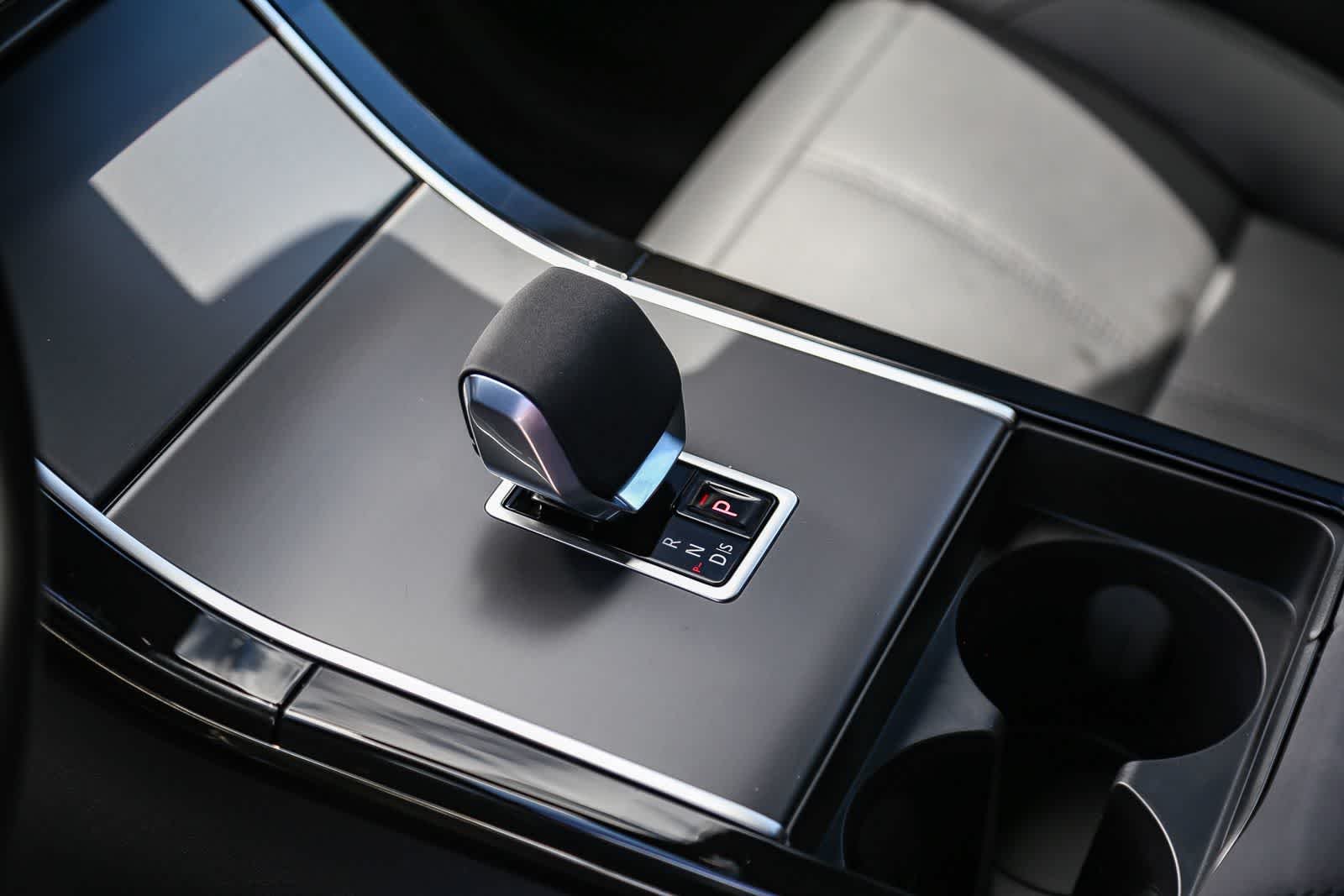 New 2026 Santorini Black Land Rover S image 19