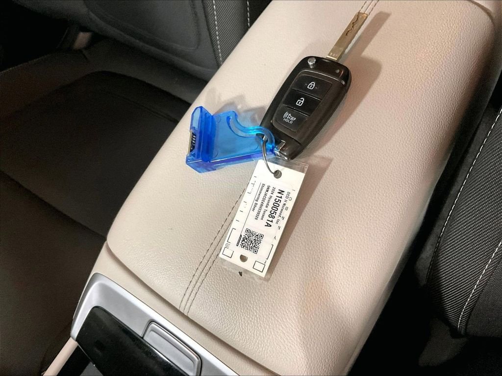 Used 2024 Silver Hyundai SE image 29