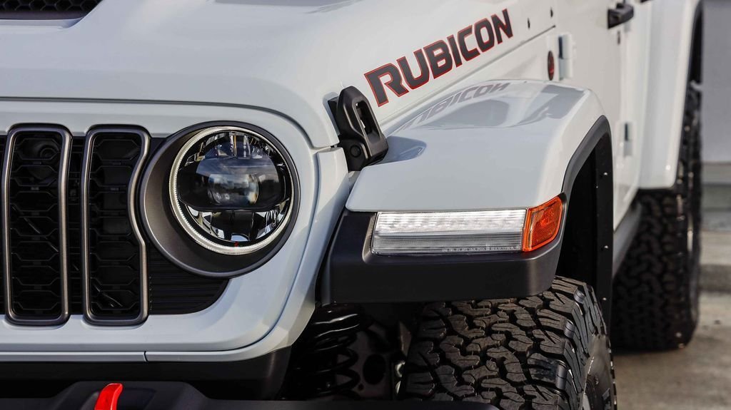 New 2026 Bright White Clearcoat Jeep Rubicon image 5