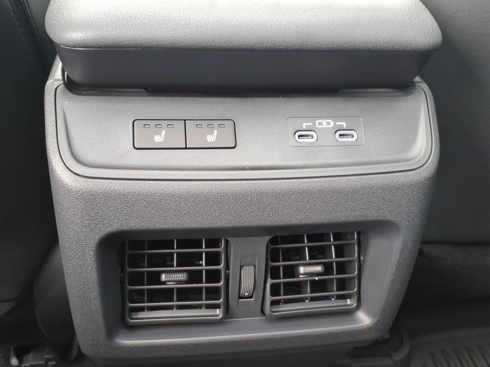 New 2026 Wind Chill Pearl with Midnight Black Metallic roof Toyota XSE image 24