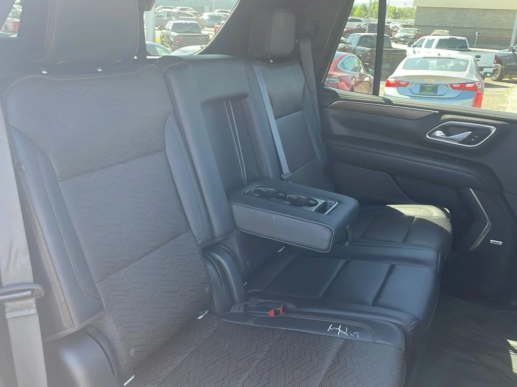 Used 2021 Iridescent Pearl Tricoat Chevrolet High Country image 24