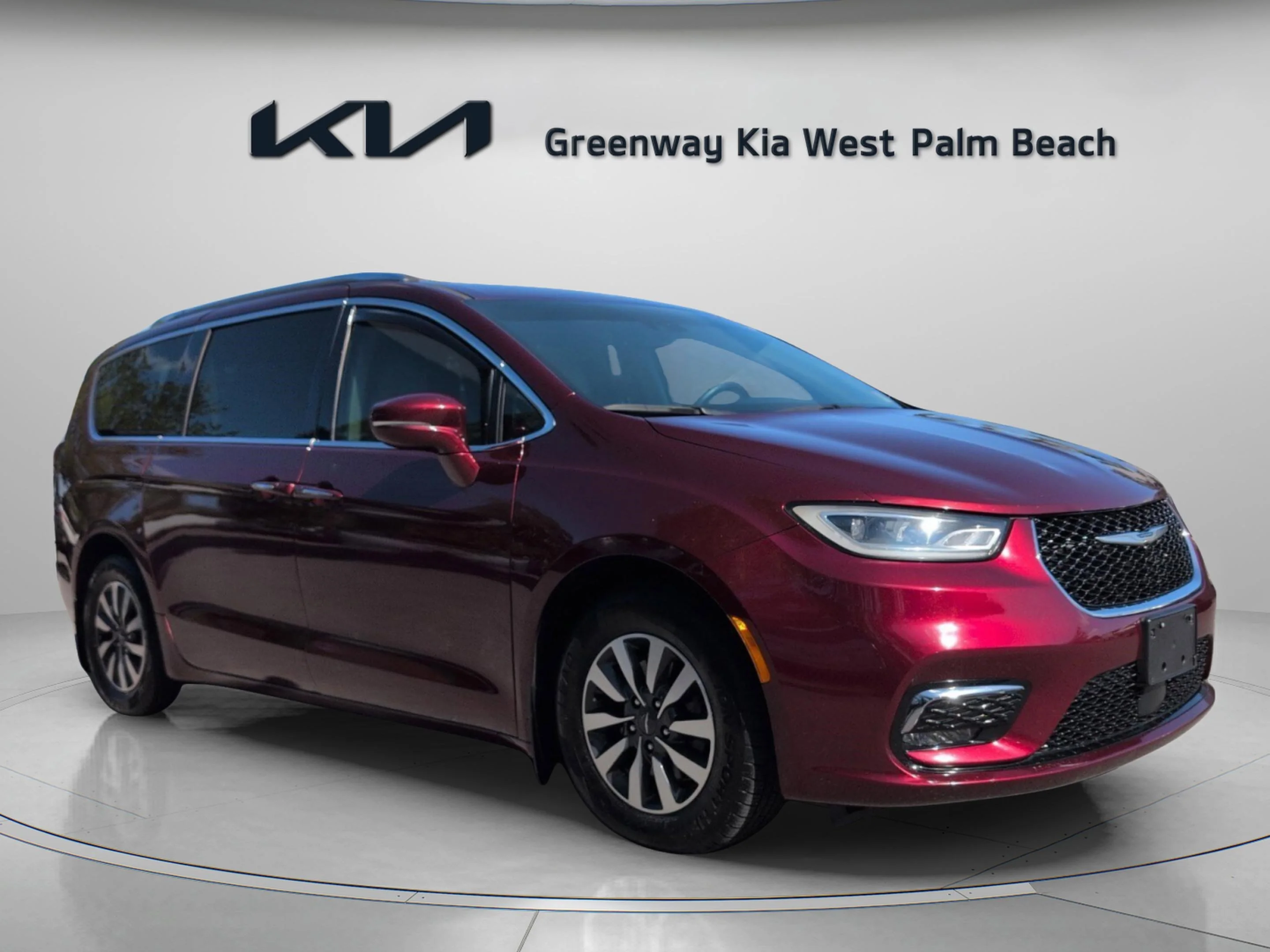 2021 Chrysler Pacifica Touring L's photo